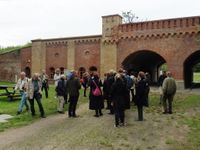 3_Berliner Tor mit Touristeninformation